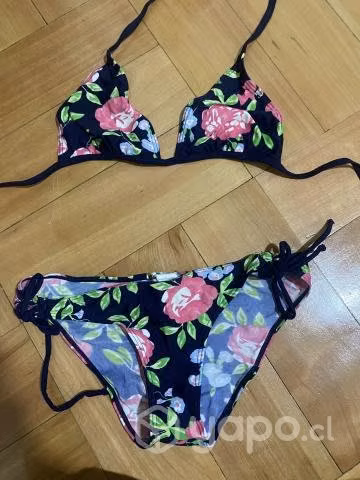 Bikinis talla 10-12