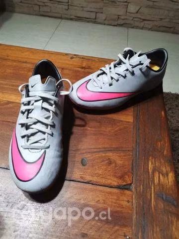 Zapatos de fútbol talla 37.5