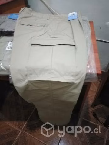 Pantalones de gabardina y Bluyin