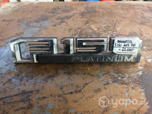 Logo tapabarro derecho Ford F150 platinum 2019