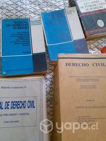 Libros de medicina y libros de derecho