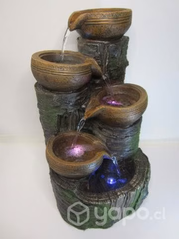 Fuente De Agua 4 Vasijas En Troncos Y Musgo 46 Cm