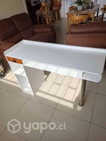 Escritorio Blanco con soporte metalico