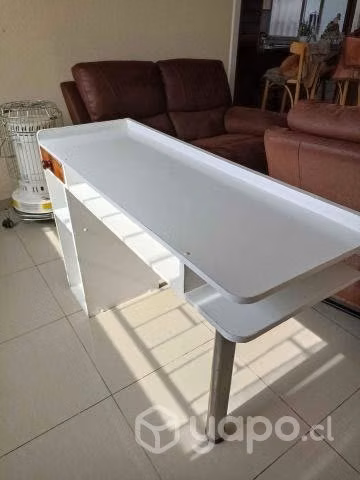 Escritorio Blanco con soporte metalico