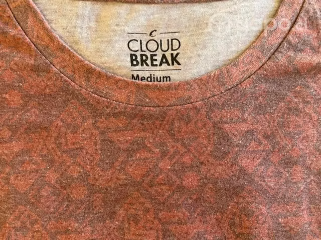 Polera Cloud Break Talla M