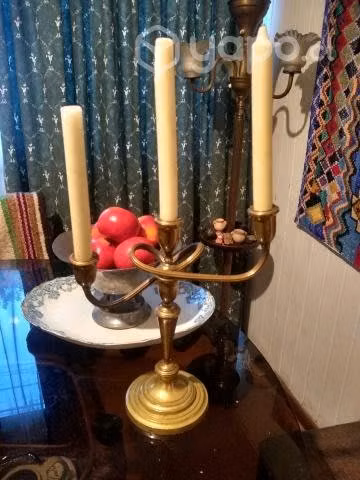 Antiguo par de candelabros coleccionables
