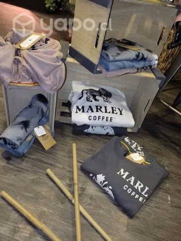 Poleras y polerones para damas y caballeros
