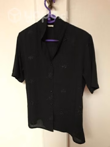 Blusa negra con bordados Talla S