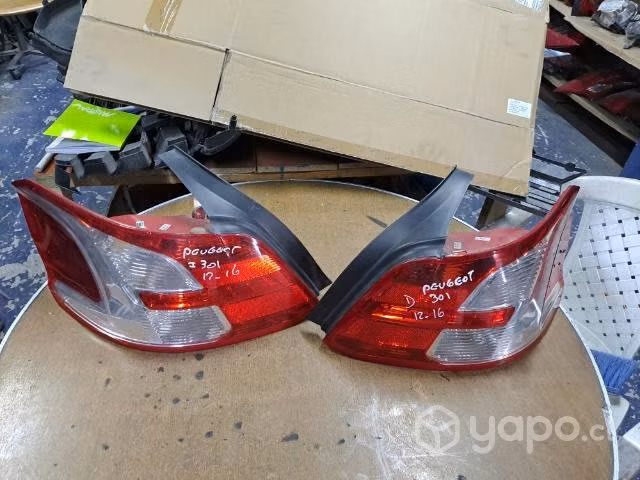 Foco trasero izquierdo y derecho Peugeot