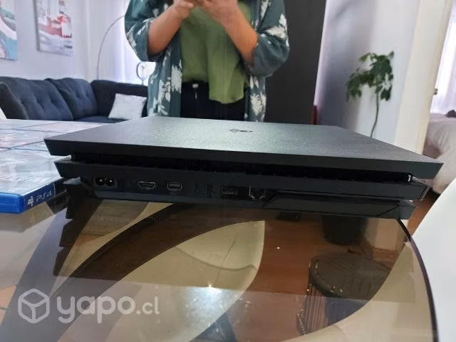 Ps4 pro +2 juegos en buen estado