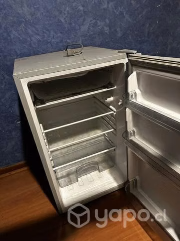 Frigobar 122 litros marca WINIA - Imagen 4
