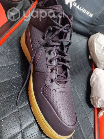 Nike ebernon mid
