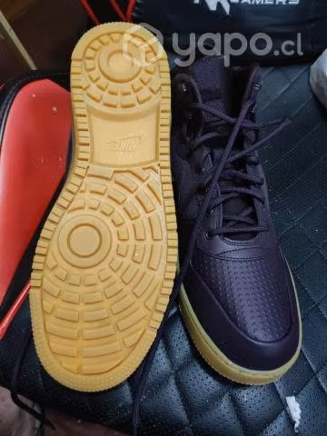 Nike ebernon mid