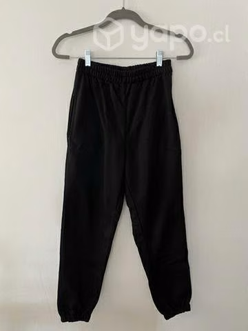 Pantalón buzo negro con puño talla S