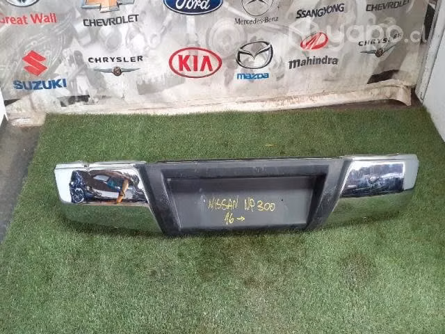 Parachoque trasero cromado nissan np300 16