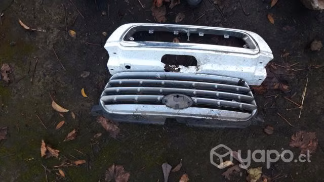 Mascara delantera original Subaru outback 2009