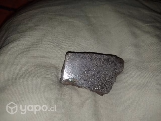 Raro meteorito 86Gms con ventana pulida