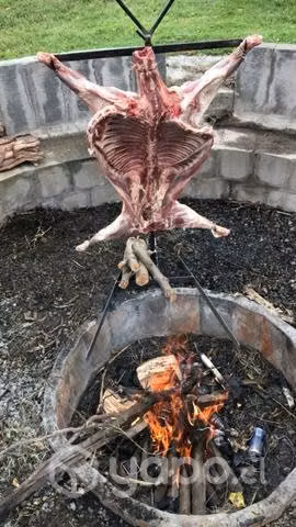 Asador cordero portátil