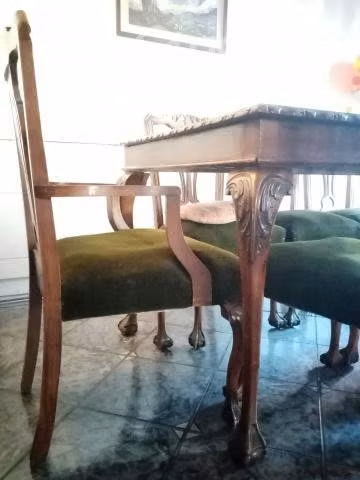 Juego de comedor y mueble antiguo