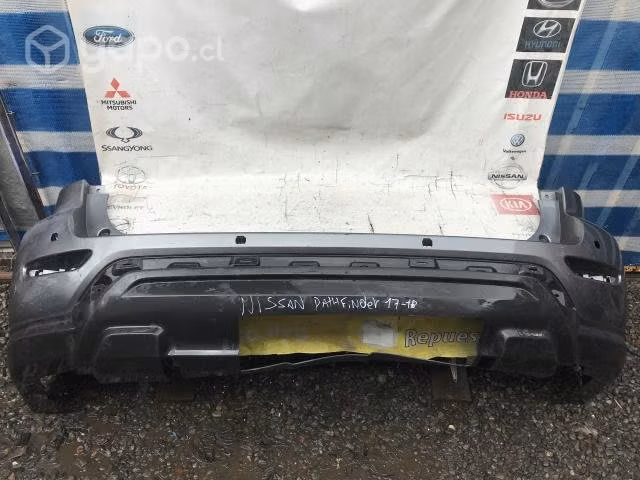 Parachoque Trasero Nissan Pathfinder (17-18)
