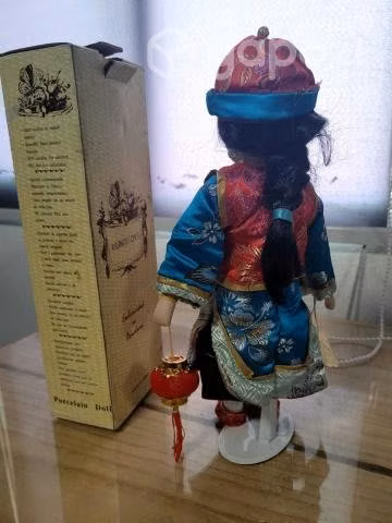 Muñeca de porcelana de colección-Munditoys-Aguila