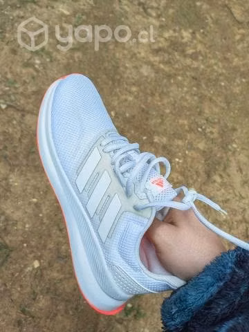 Zapatillas adidas nuevas sin uso