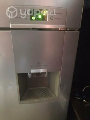 Gran refrigerador marca LG Conversable