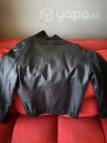Chaqueta cuero negra