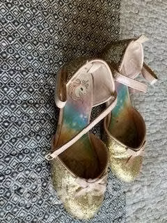 zapatos princesa dorados taco talla 29 H&M