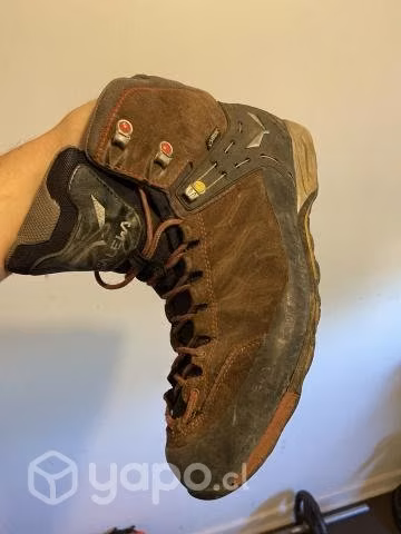 Bototos Salewa MountainTrainer MidGTX