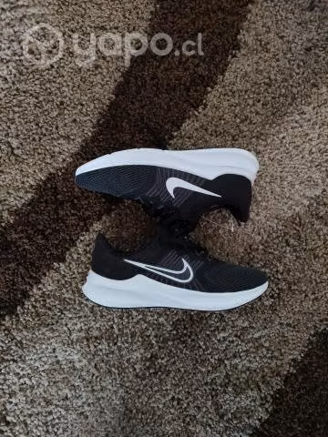 Zapatillas Nike DownShifter Talla 7 Us Negras