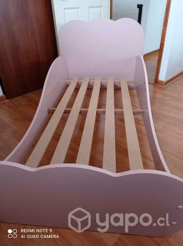 Cama de transición rosada