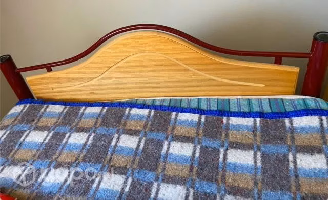 Cama 1 1/2 plaza con Colchon CIC como nueva