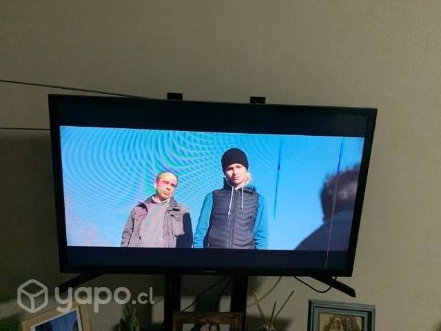 TV samsung 32 pulgadas tiene 2 líneas azules en la