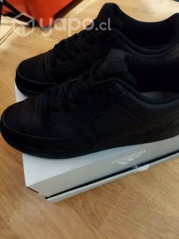 Nike court vision low negras