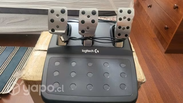 PlaySeat Evolution + Logitech G29