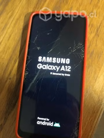 Galaxy a12 con detalle en la pantalla - Imagen 3