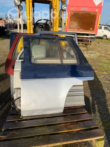 Puerta trasera Nissan Terrano turbo r3m - Imagen 2