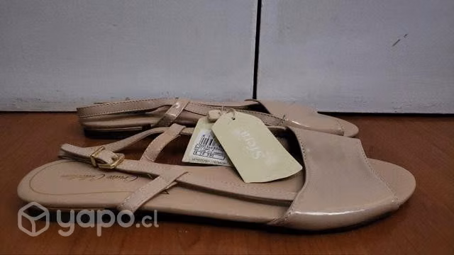 Zapato Charol Sfera talla 41 Cafe Claro NUEVOS - Imagen 2