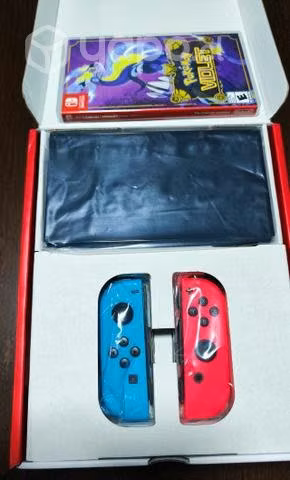 Nintendo Switch Oled nueva + Pokémon violet