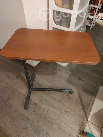 Mesa con rueda - Imagen 3