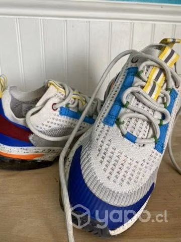 Zapatillas de Niño marca ZARA