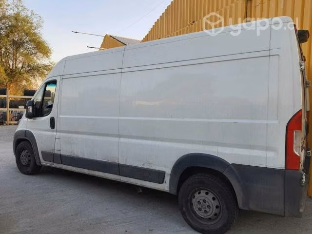 Llanta con neumatico peugeot boxer 2018 usado