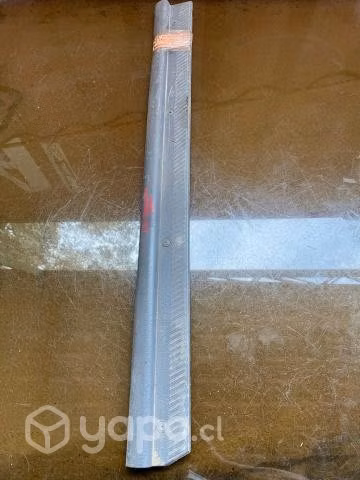 Tapiz cubre zocalo delantero izq Terrano 2011