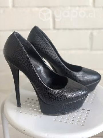 Zapato negro alto con plataforma - Imagen 2