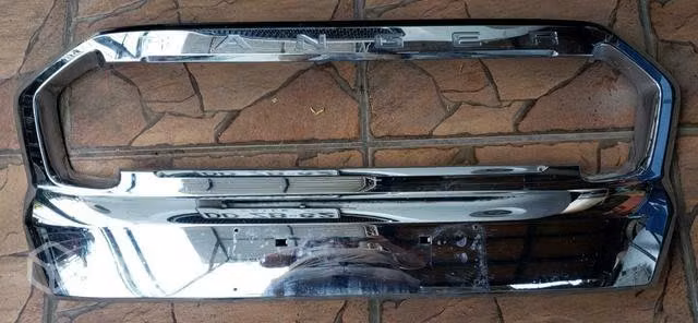 Cromado mascara Ranger 2017 2019 detalle