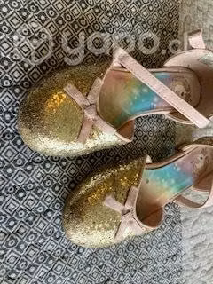 Zapatos princesa con taco talla 29 dorados brillos