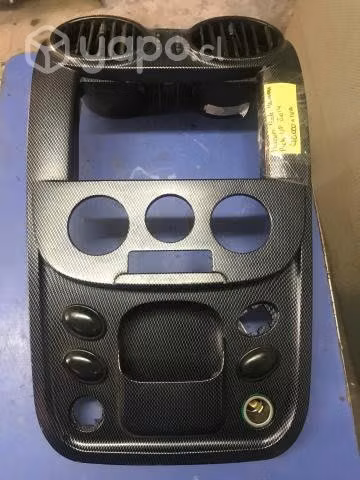 Moldura radio tablero Mahindra