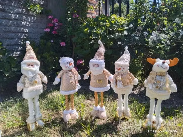Monos patas largas navidad y cascadas
