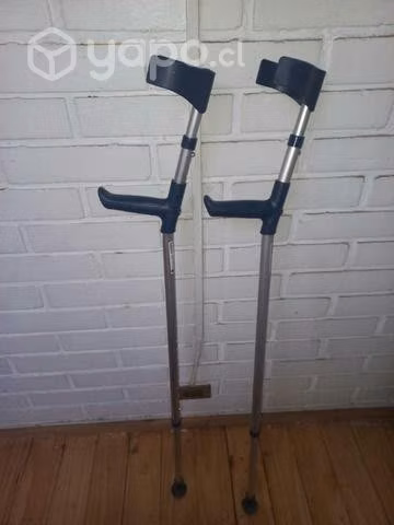 Muletas y bota